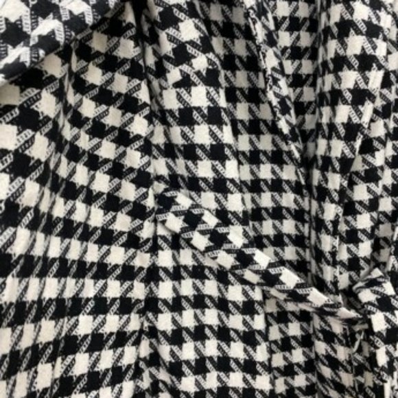 Houndstooth Cape Jacket - Picture 8 of 9